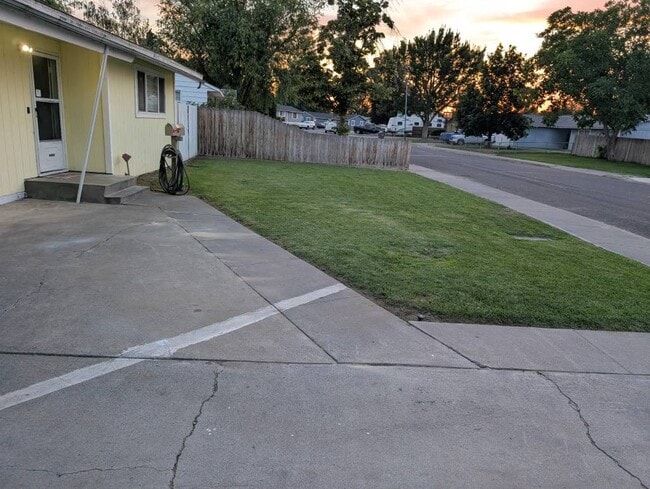 Photo - 425 W 12th Ave
