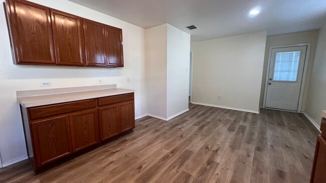 Photo - 8911 Valley River Dr