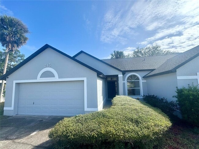 215 Hollowbrook Cir