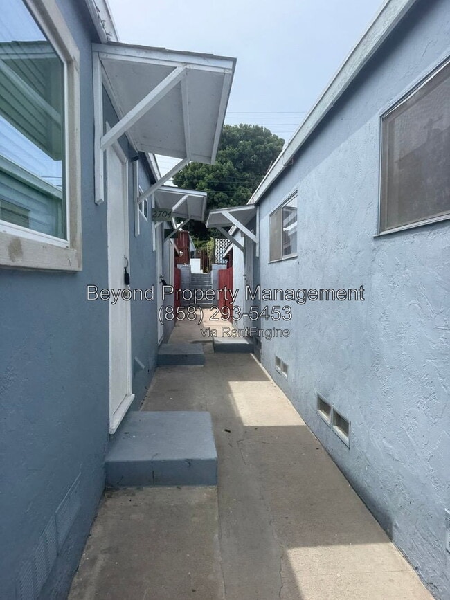2704 Highland Ave