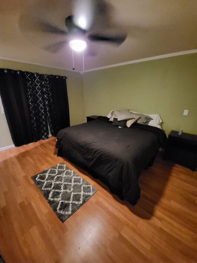 master bedroom - 8138 Sutton Pl E