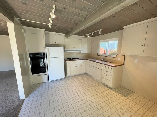 Photo - Adorable Pierpont Beach Home!!