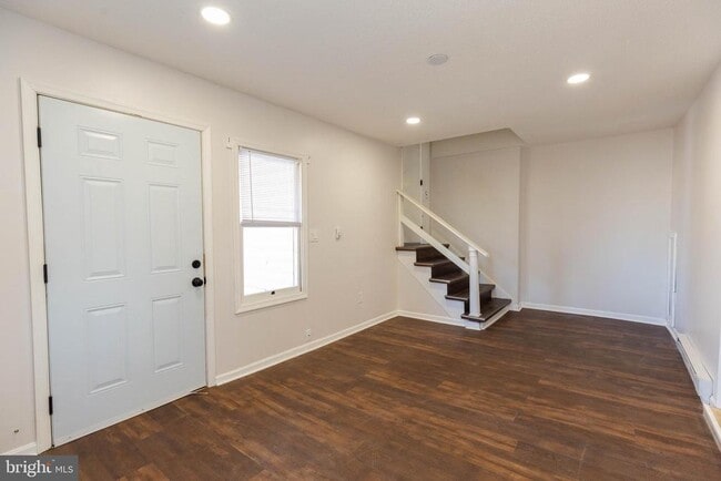 Photo - 324 E Washington St