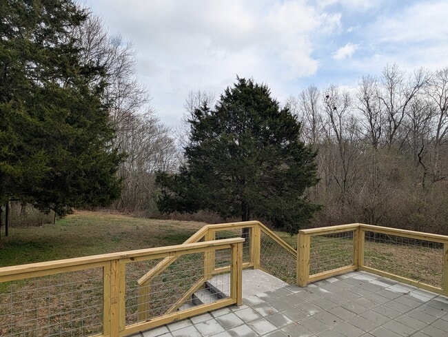 Photo - 333 Corinth Rd