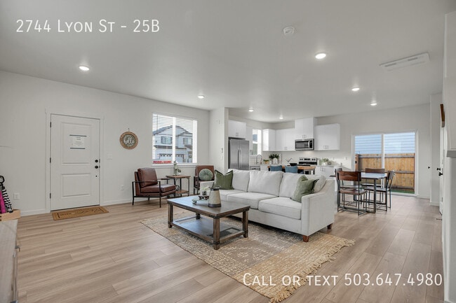 Photo - 2744 SE Lyon St