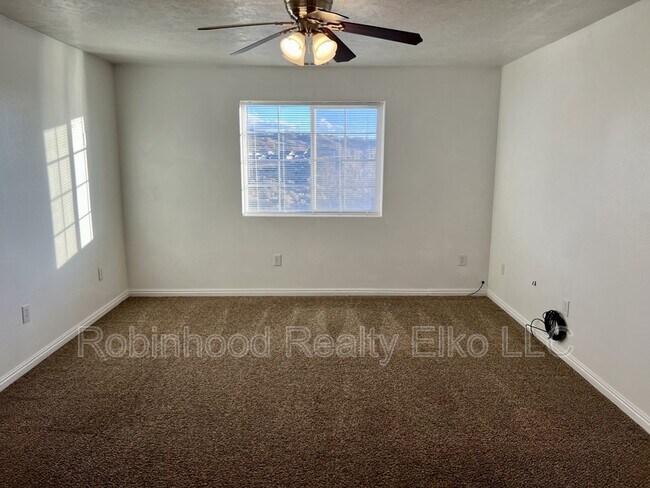 Photo - 333 Spring Creek Pkwy