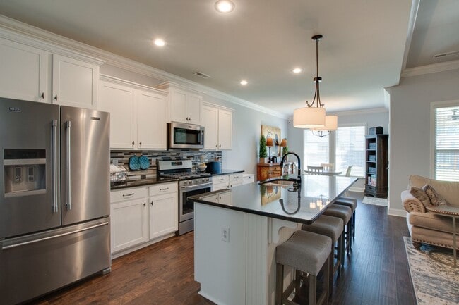 Building Photo - HAMPTON COVE/ OWENS CROSSROADS AREA