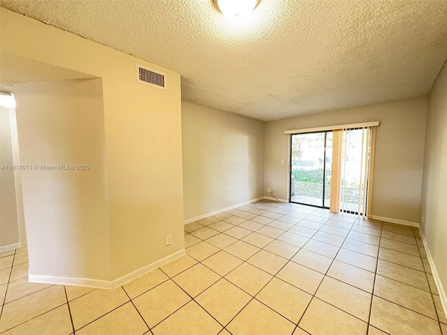 Photo - 4022 Lakeside Dr Unit 4022