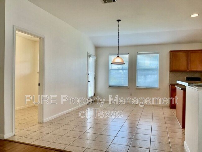 Photo - 7833 Squirrel Hollow Dr