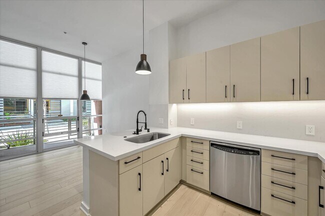 Photo - 325 Berry St Condo