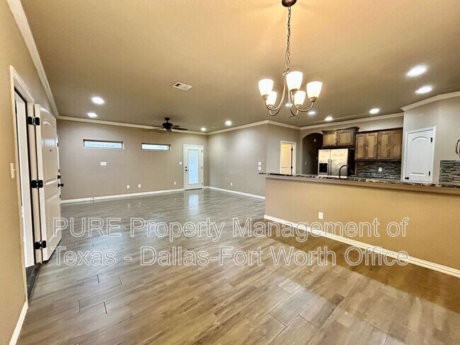 Photo - 3001 Enchanted Rd