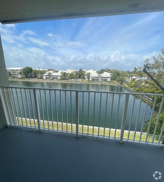 Building Photo - 8260 SW 210th St Unit 320 Rental