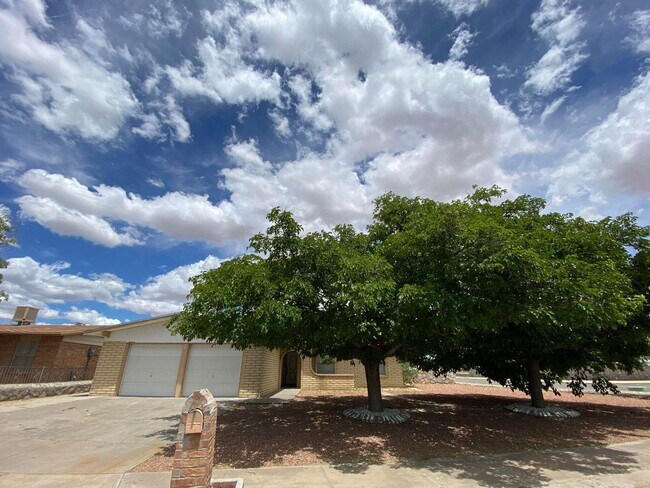 Photo - 5013 Garland Ln