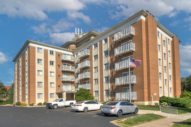 Building Photo - 500 S 37th St Unit 207