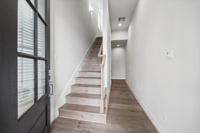 Photo - 5209 Allen St Unit C