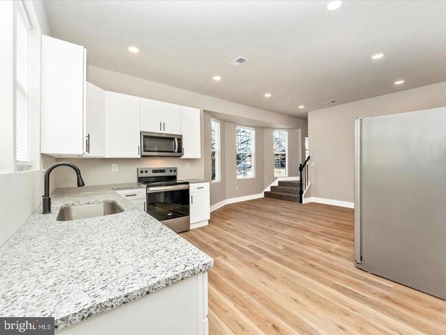 Photo - 2919 Woodland Ave