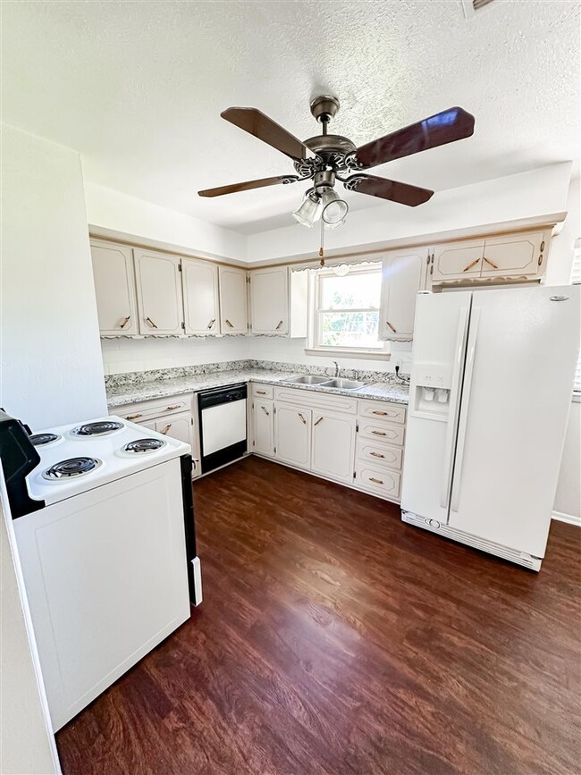 Photo - 406 NW 56th St