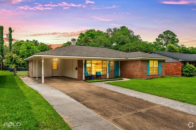 Building Photo - Adorable 3 bed 2 bath in Broadmoor Area! Rental