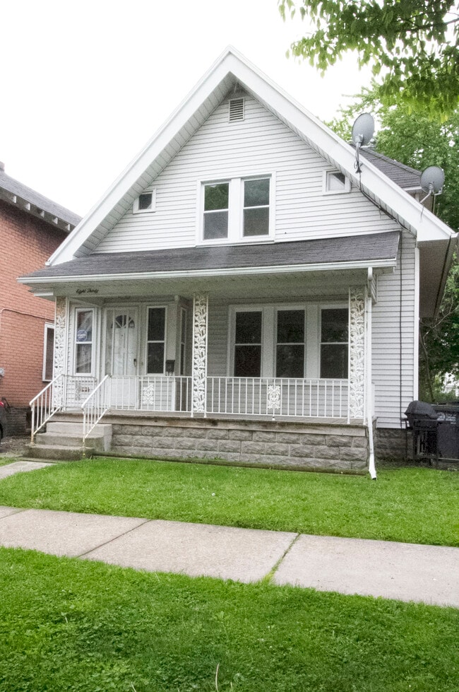 Building Photo - 830 Homer Ave