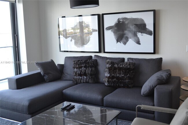 Building Photo - 2960 NE 207th St Unit 1204