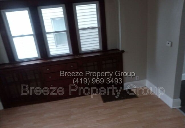 Photo - 733 E Oakland St