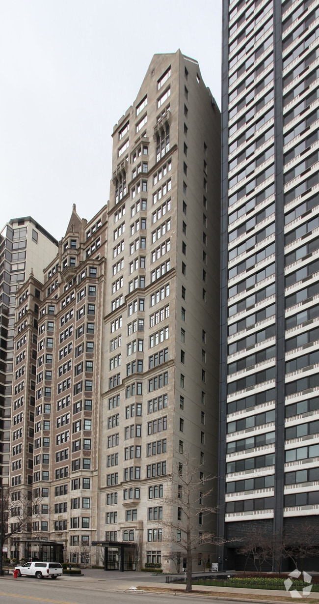 Primary Photo - 1430 N Lake Shore Dr