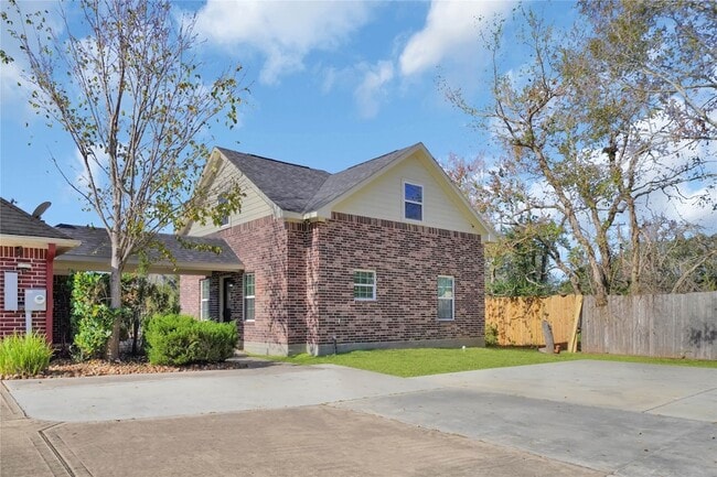 Building Photo - 2202 Koster Rd