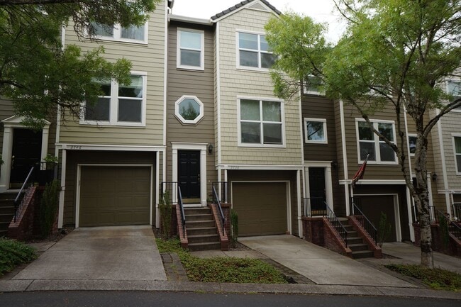 Building Photo - 2738 NW Kennedy Ct