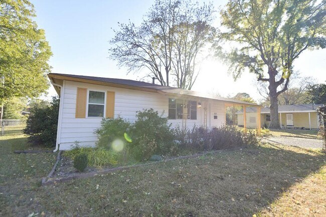 Photo - 2125 Hairston St