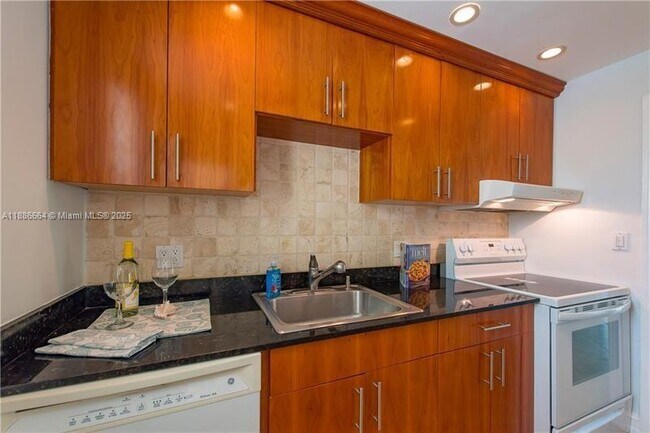 Photo - 2420 SE 17th St Unidad 404C