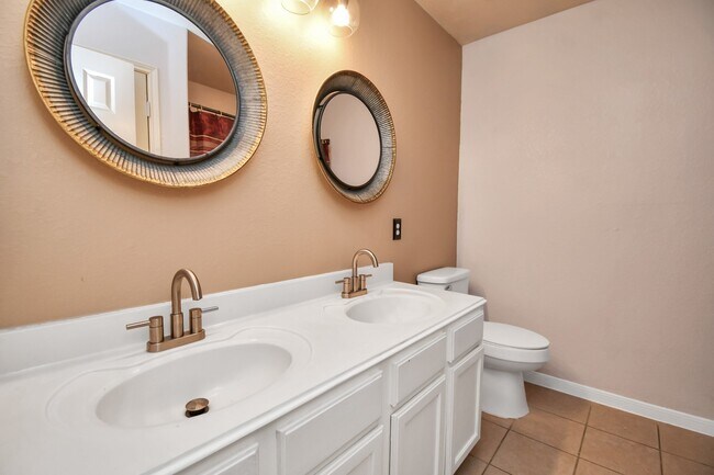 Photo - 1118 Desert Palms Ln