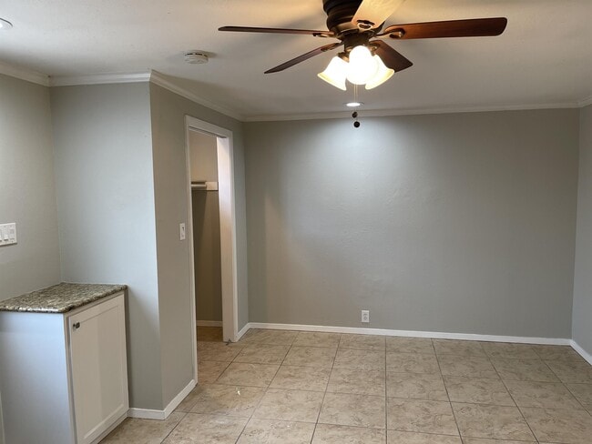 Photo - 2203 Mercedes Rd