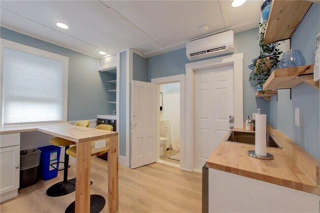 Photo - 382 Spring St Unit 3