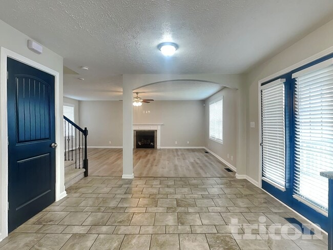 Photo - 1304 Golden Eagle Way