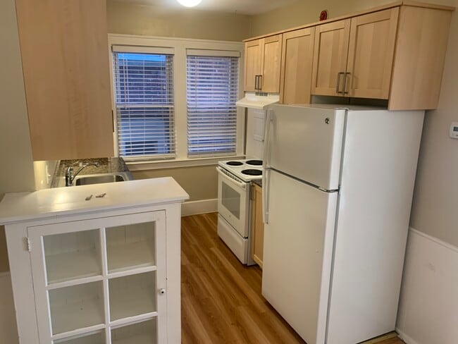 Photo - 602 W 3rd St Unidad 1