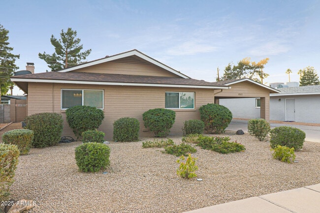 Photo - 8501 E Jackrabbit Rd