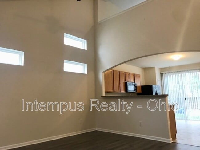 Photo - 2844 Hillstone St