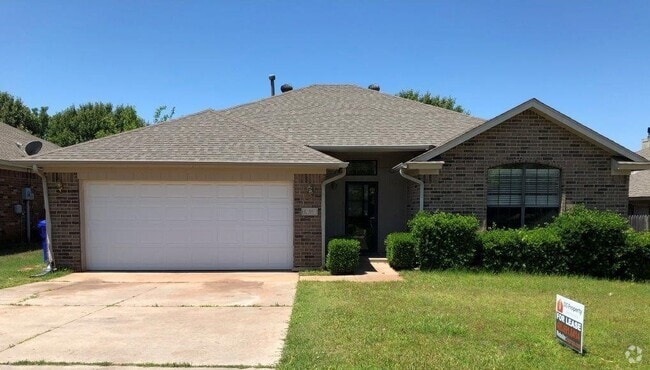 Building Photo - 3 bed 2 bath home for rent in Norman near ...