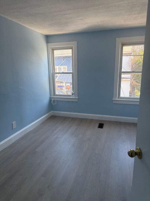 Photo - 203 Genesee St