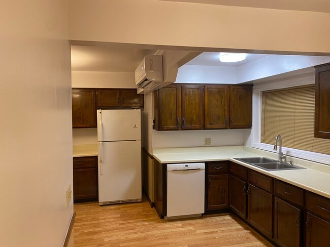 Photo - 1425 Manville Rd Unit 4