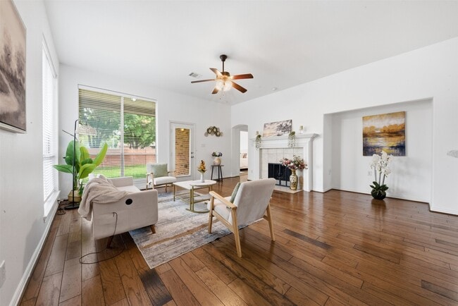 Photo - 4303 Wellington Grove Ln