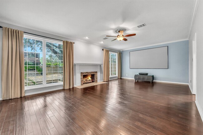Photo - 2111 Riverside Dr