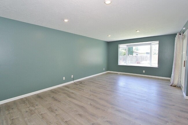 Photo - 3873 N Manchester St