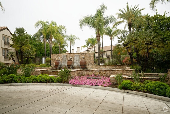 Building Photo - 24107 Del Monte Dr. Unit 27 Rental
