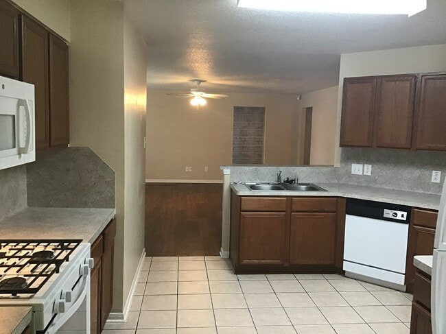 Photo - 5602 Darby Square Trl