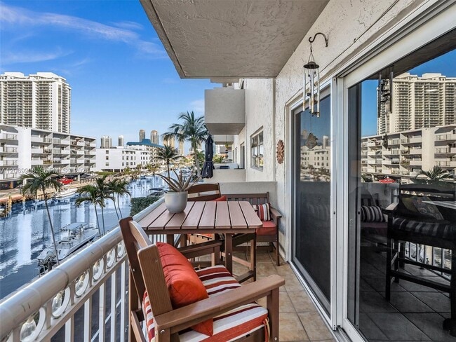 Photo - 3601 NE 170th St Unit 301