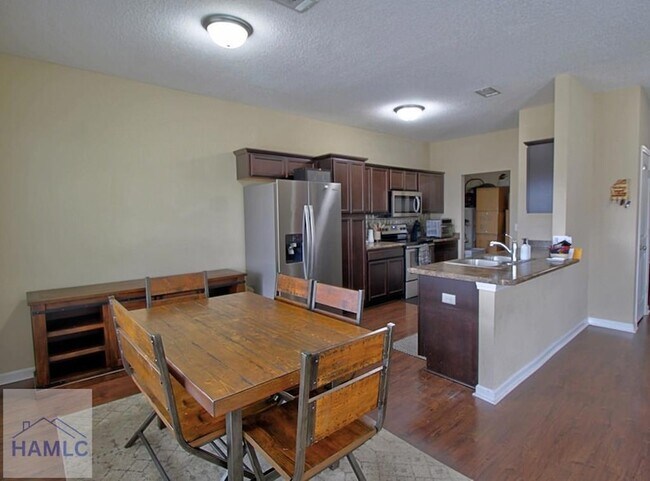 Photo - 1290 Windrow Dr