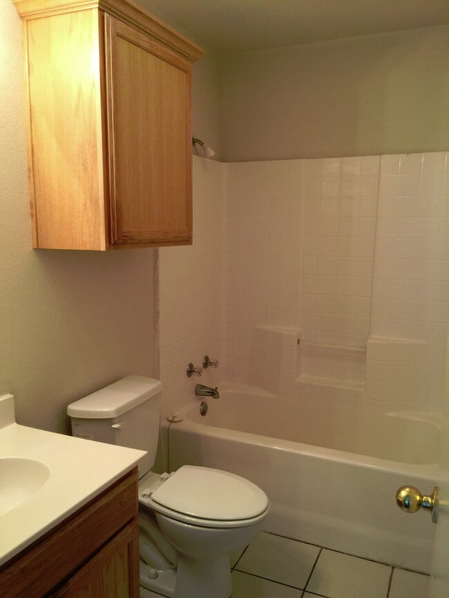 Duplex *LEASING SPECIAL AVAILABLE* - Duplex *LEASING SPECIAL AVAILABLE* House