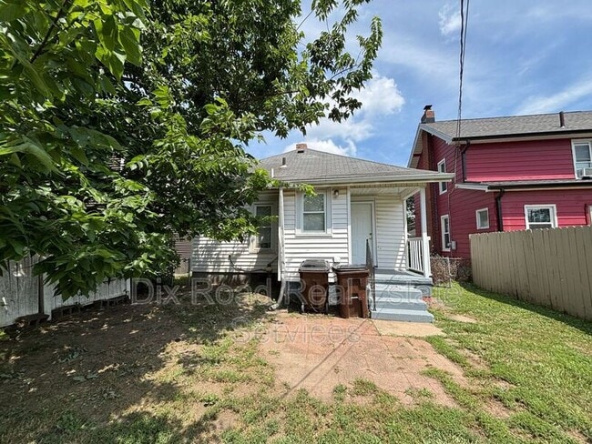 Photo - 708 Elwood St