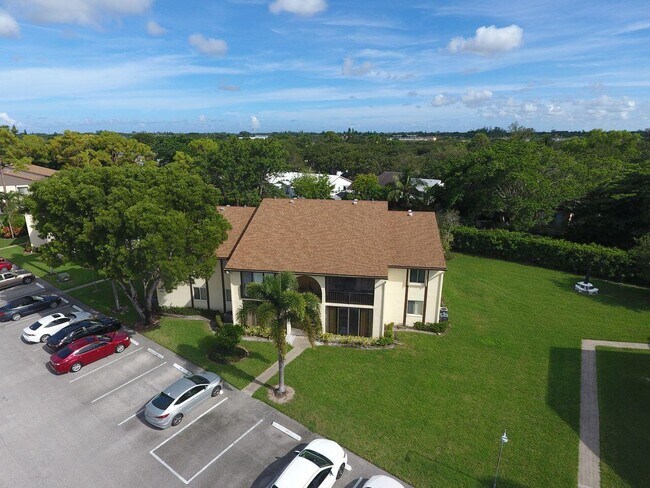 Photo - 5900 Whispering Pine Way Unidad B-2